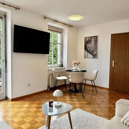 Mit Balkon Und Seeblick 아파트 *