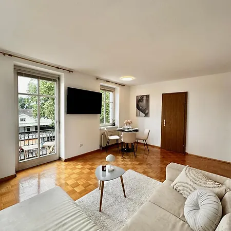Mit Balkon Und Seeblick 아파트 *
